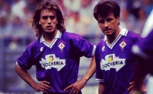 Batistuta e Dunga insieme con la maglia della Fiorentina - foto X - IlPosticipo.it