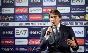 Mr Antonio Conte durante la sua prima conferenza stampa col Napoli - foto LaPresse - IlPosticipo.it