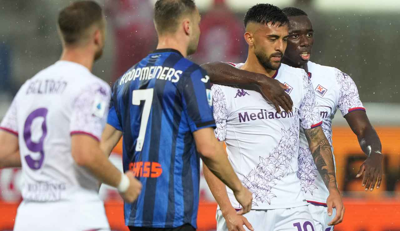 Nico Gonzalez in primo piano con Koopmeiners dell'Atalanta - foto LaPresse - IlPosticipo.it