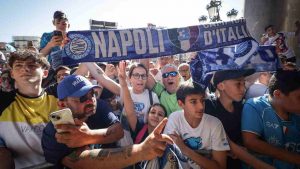 Napoli, una vecchia conoscenza chiude le porte