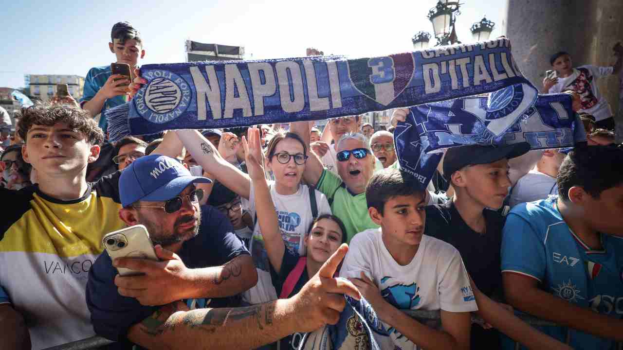 Napoli, una vecchia conoscenza chiude le porte