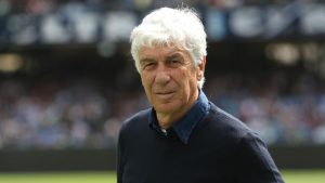 Gian Piero Gasperini pronto per il match in campo – foto ANSA JMania.it - IlPosticipo.it