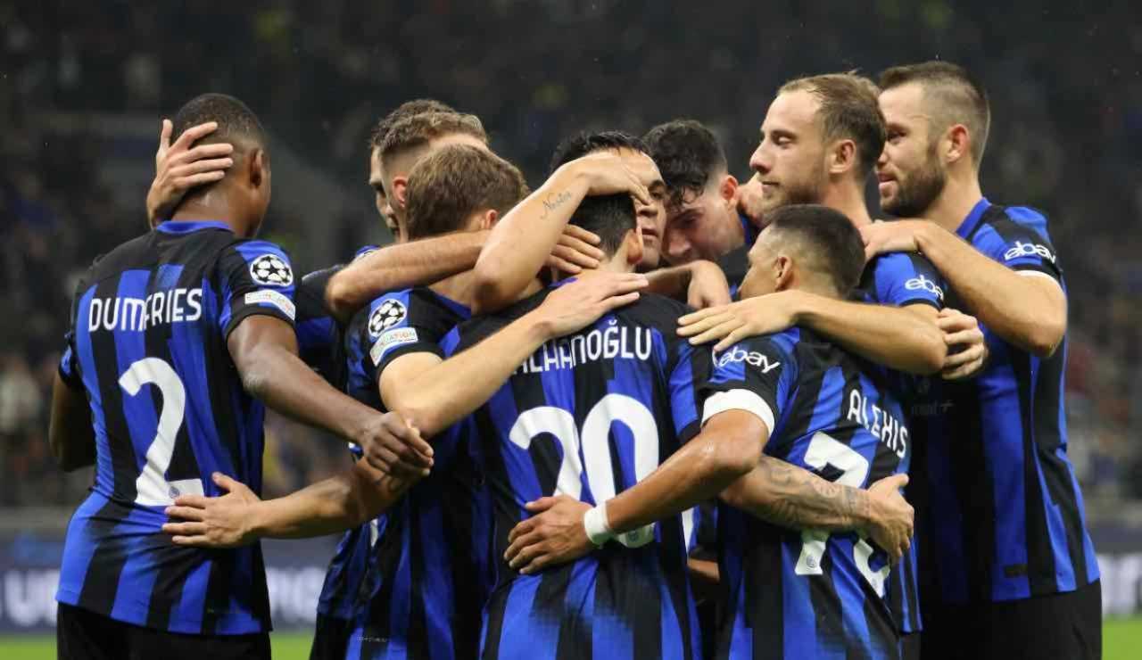 I giocatori dell’Inter esultano dopo il gol segnato nella partita di Champions League contro il Salisburgo - foto ANSA JMania.it - IlPosticipo.it