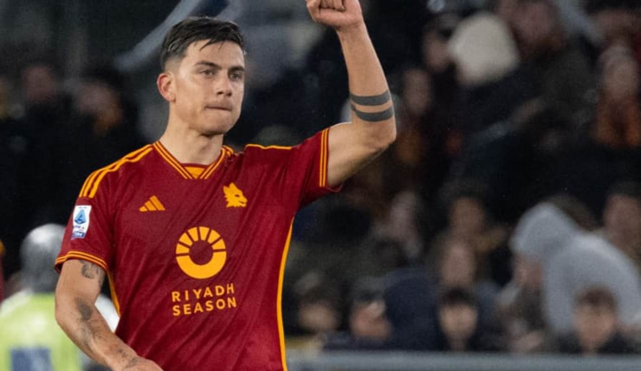 Paulo Dybala festeggia una rete con la maglia della Roma in campionato – Foto ANSA Interdipendenza.net - IlPosticipo.it