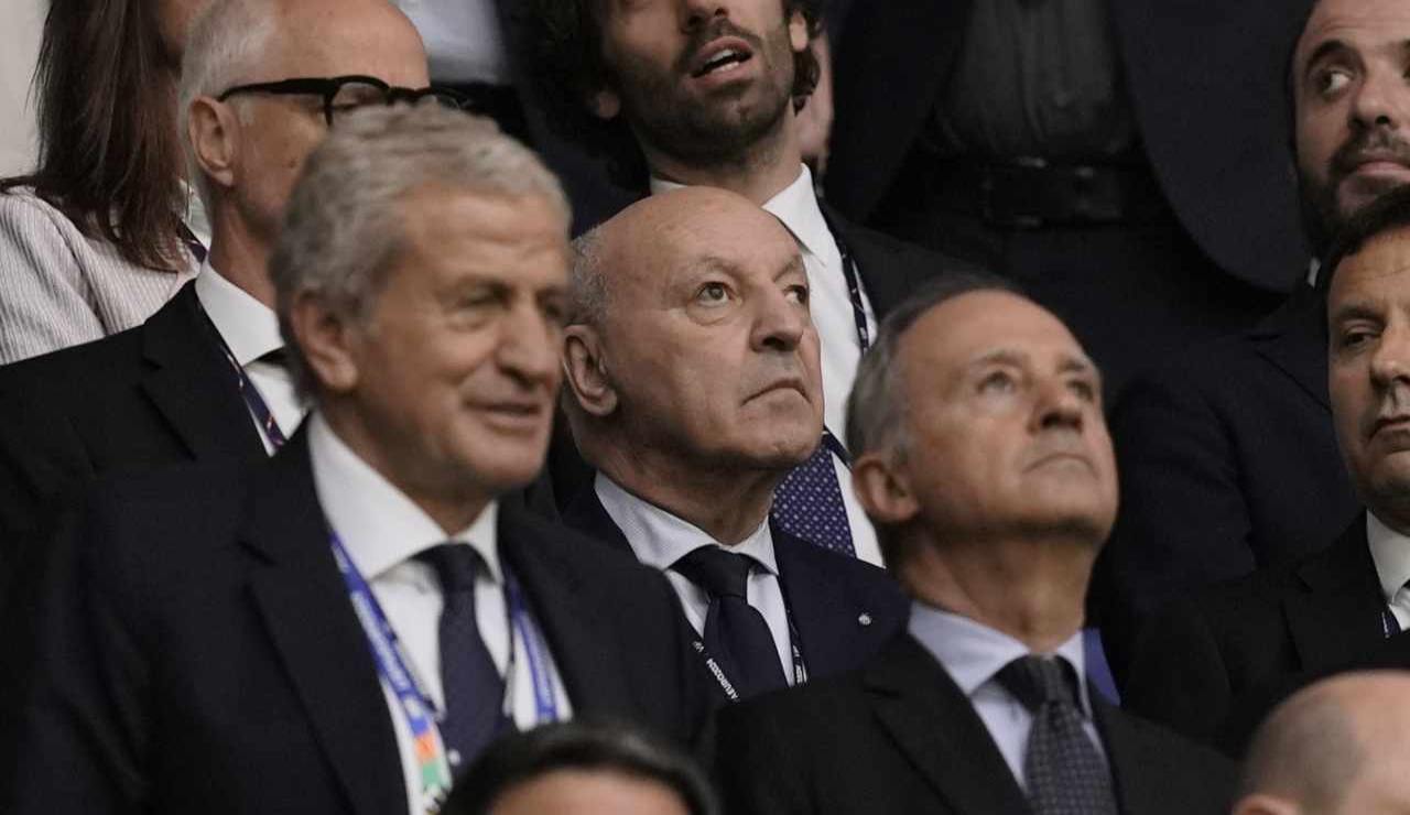 Beppe Marotta insieme ad altri dirigenti - foto LaPresse JMania.it - IlPosticipo.it