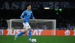 Eljif Elmas in campo con la maglia del Napoli - foto LaPresse - IlPosticipo.it