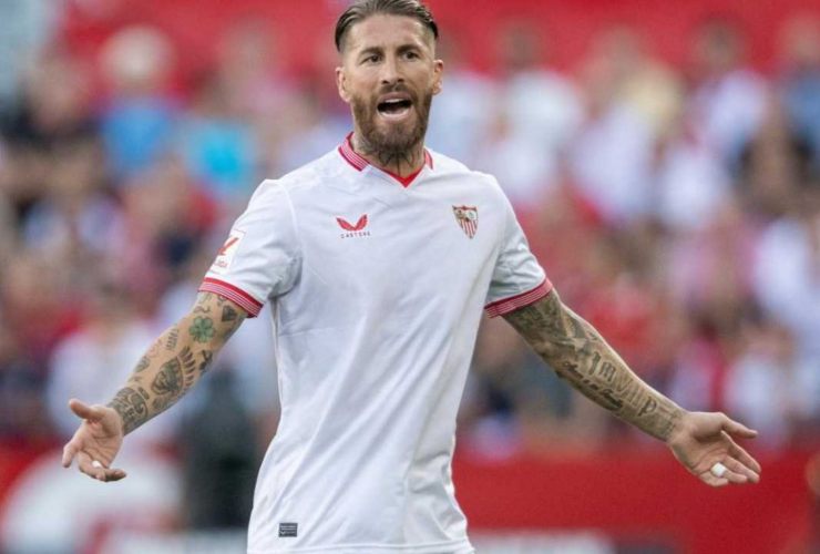 Sergio Ramos in campo dà indicazioni ai suoi compagni di squadra - foto LaPresse JMania.it - Interdipendenza.net