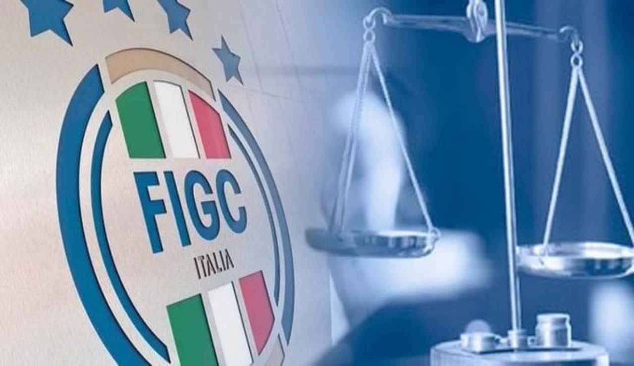 Logo FIGC con una bilancia accanto in riferimento all'assemblea del 4 novembre 2024 - fonte X (FIGC) - IlPosticipo.it