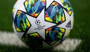 Pallone Champions League in primo piano sul campo da gioco - foto Digital News - IlPosticipo.it