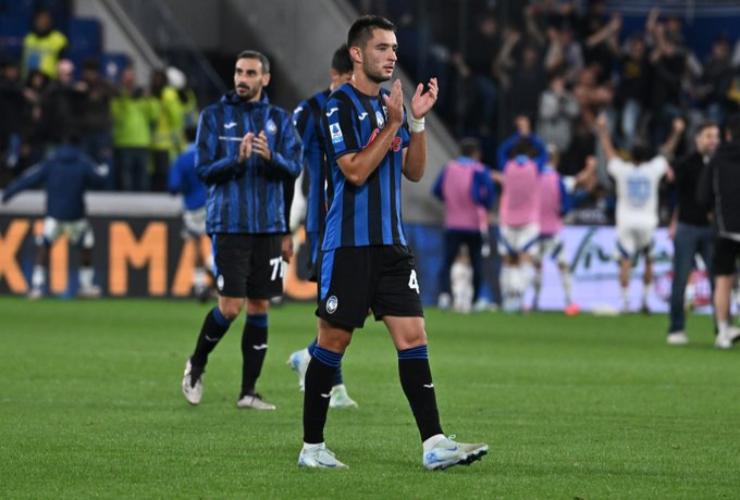 Vanja Vlahovic in campo con l'Atalanta nel match contro il Como - fonte X - IlPosticipo.it