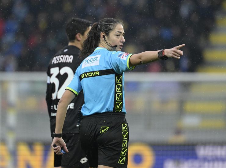 Arbitro donna (LaPresse) - ilposticipo.it