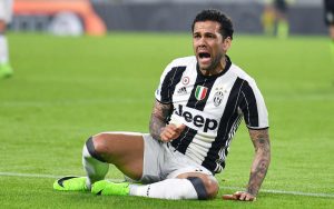 Dani Alves, il triste annuncio dopo l'intervento chirurgico